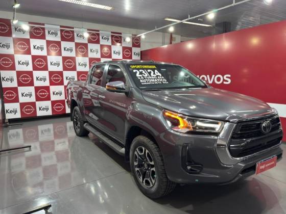 TOYOTA HILUX 2.8 D-4D TURBO DIESEL CD SRX 4X4 AUTOMÁTICO TOYOTA HILUX 2.8 D-4D TURBO DIESEL CD SRX 4X4 AUTOMÁTICO